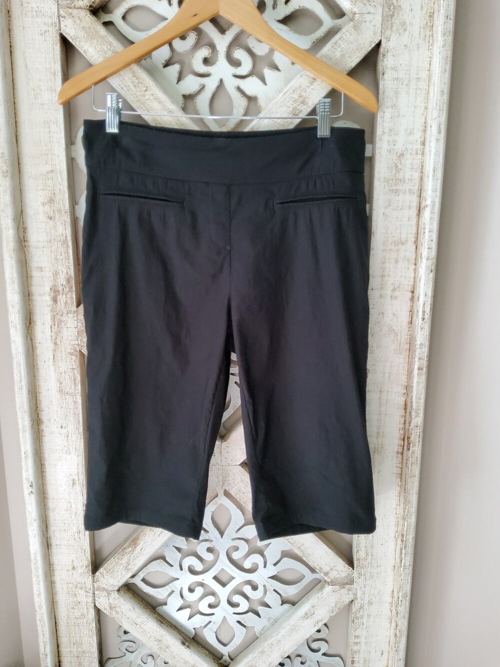 Eric Women's Bermuda Pull-On Shorts Stretch Comfort Waist Size 10